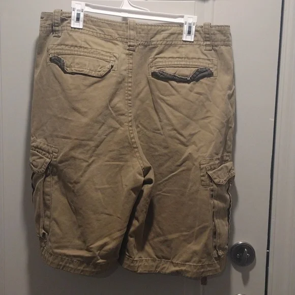 Aeropostale khaki cargo shorts - Picture 2 of 11